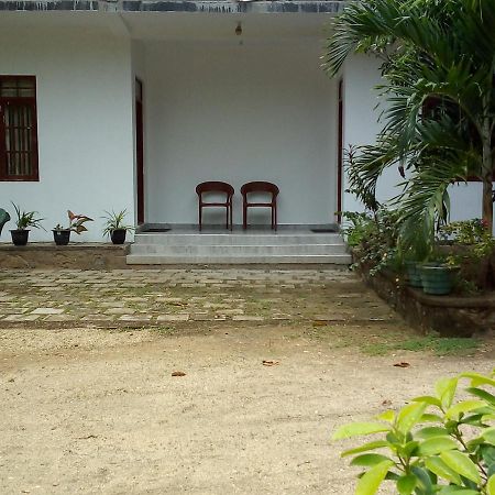 Hotel Gayan'S ウダワラウェ エクステリア 写真