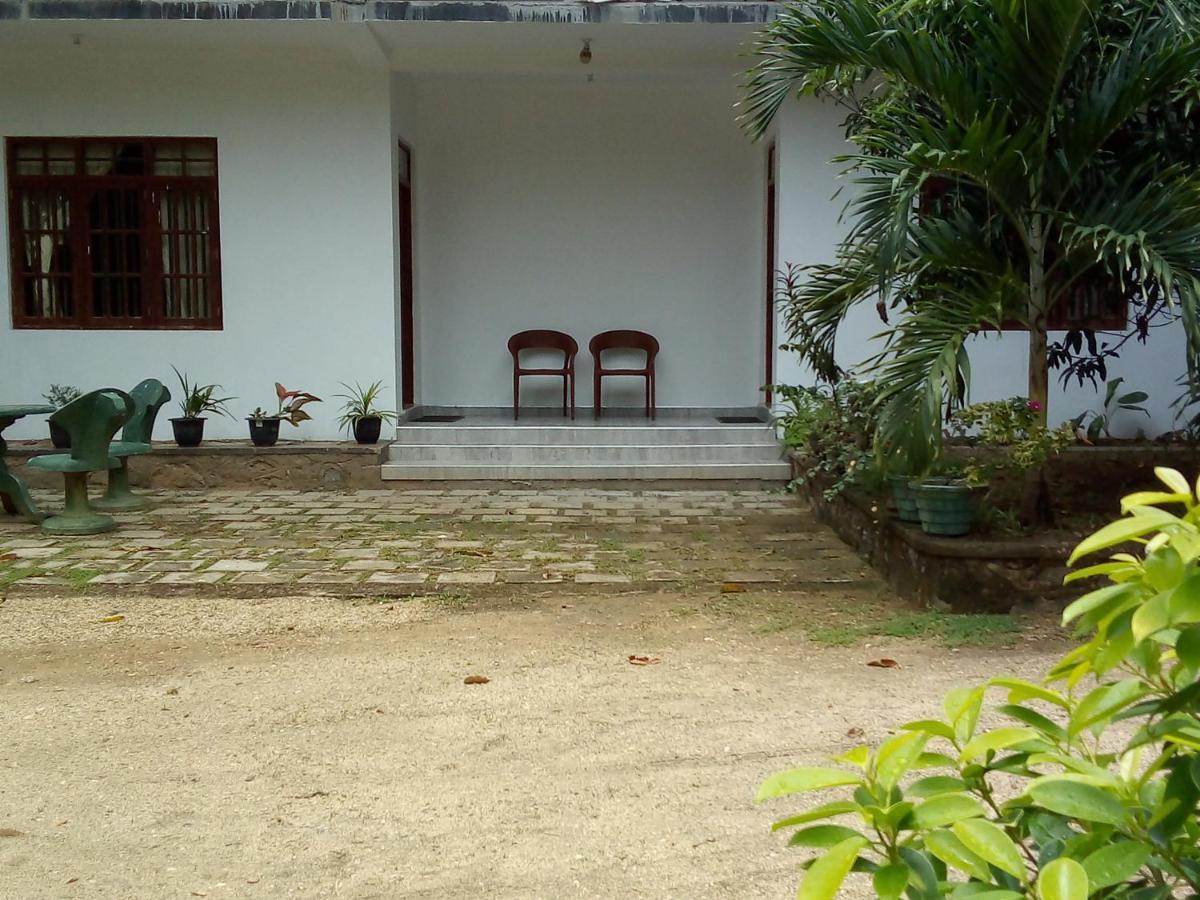 Hotel Gayan'S ウダワラウェ エクステリア 写真